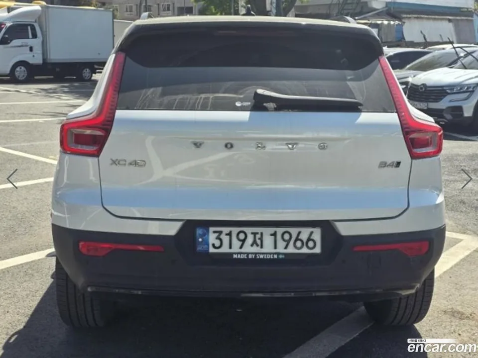Volvo XC40 B4 R- 2022 — миниатюра 3