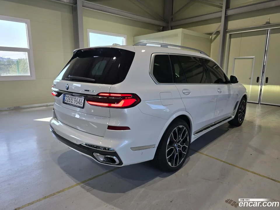BMW X7 xDrive 40i M 6 2025 — миниатюра 2