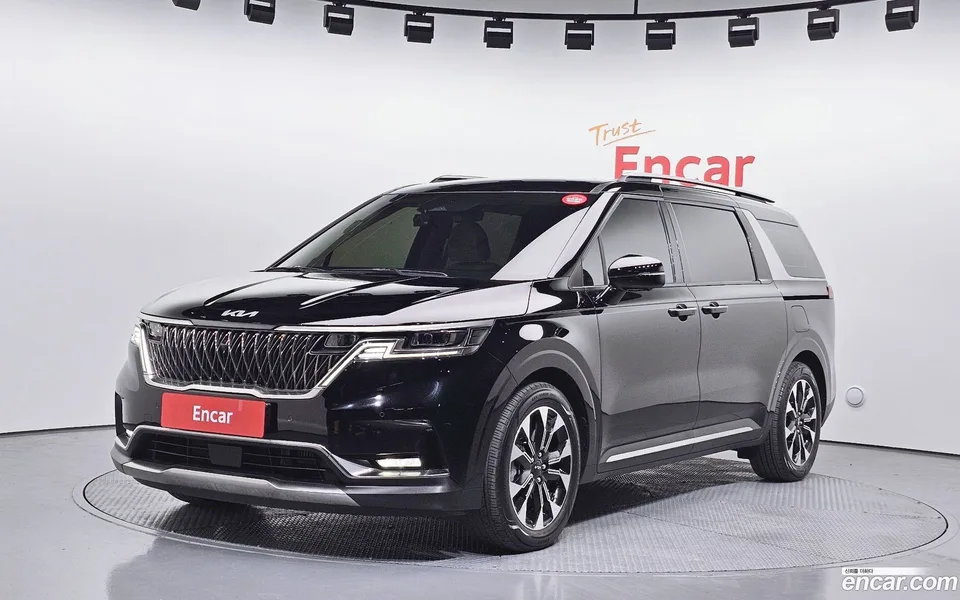 Kia Carnival 9 2023 — фото 1, купить с доставкой в Москву