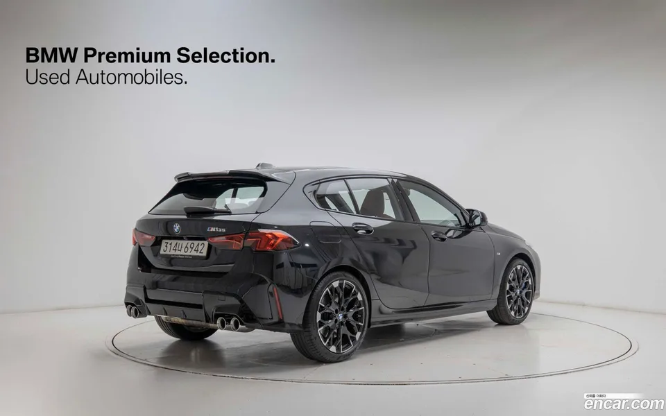 BMW 1 Series M135 xDrive 2025 — миниатюра 2