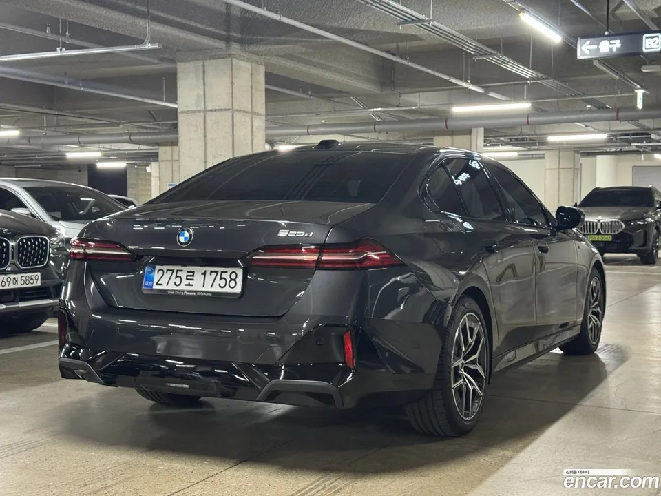 BMW 5 Series 523d M 2025 — миниатюра 2