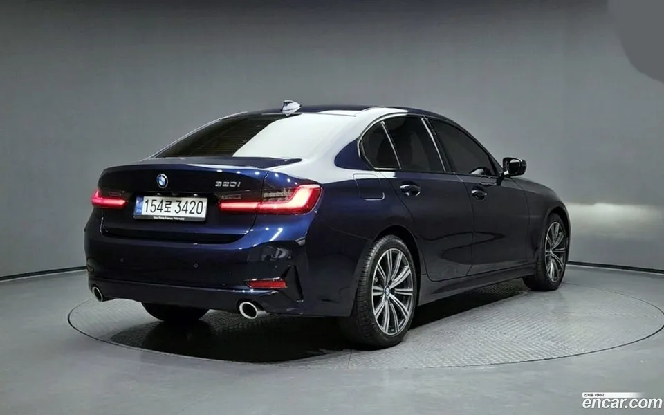 BMW 3 Series 320i 2025 — миниатюра 2