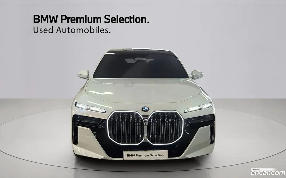 BMW 7 Series 740i sDrive M 2023 — миниатюра 3