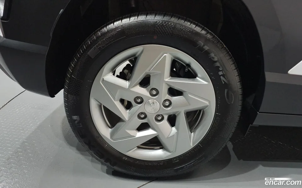 Hyundai Kona 1.6 2WD 2023 — миниатюра 5