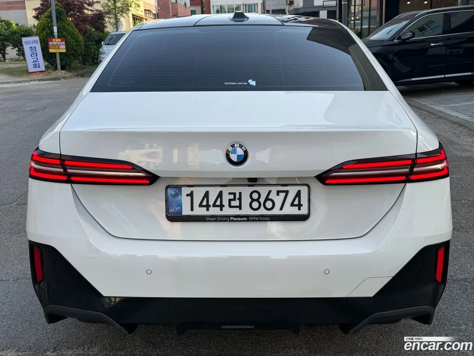 BMW 5 Series 520i M 2025 — миниатюра 2