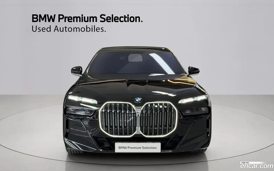 BMW 7 Series 740i xDrive M 2024 — миниатюра 3