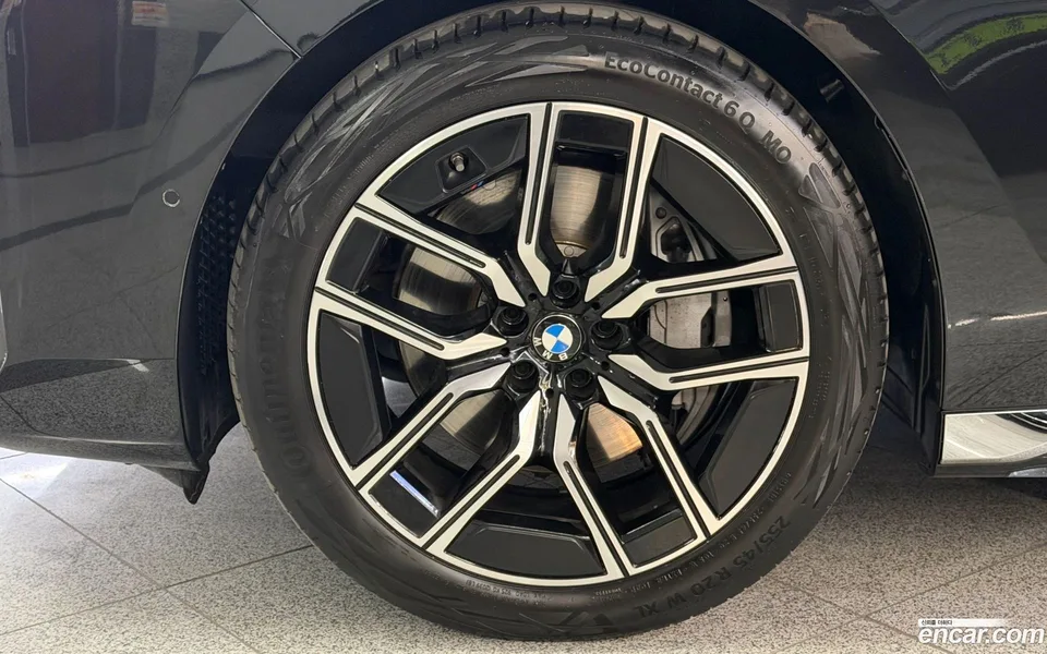 BMW 7 Series 740i xDrive M 2024 — миниатюра 5