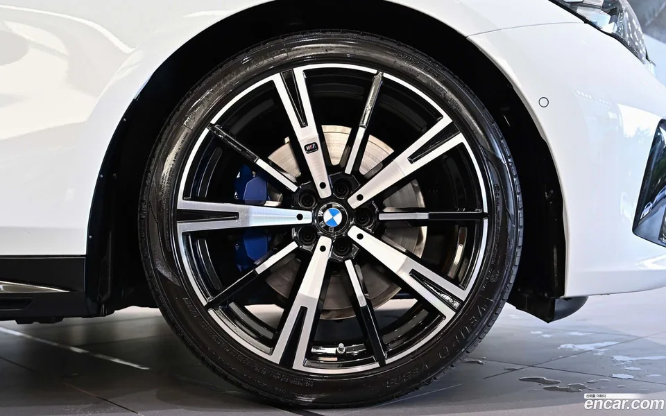 BMW 5 Series 520i M 2026 — миниатюра 5