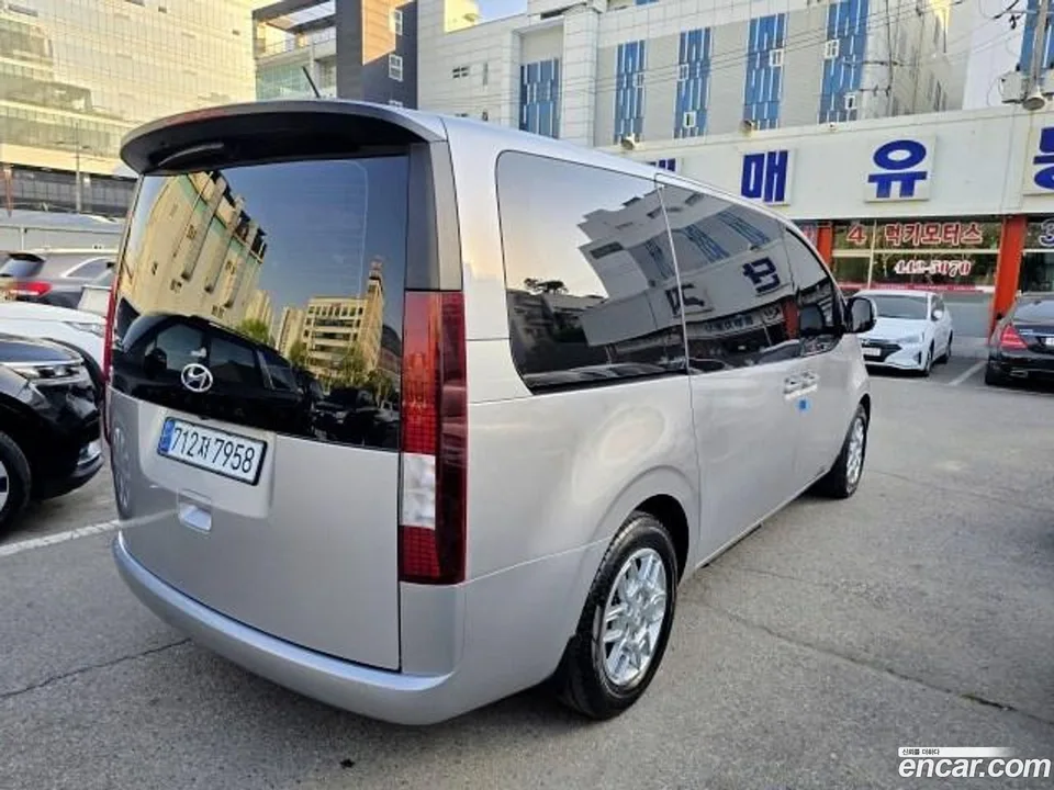 Hyundai Staria 11 2023 — миниатюра 4