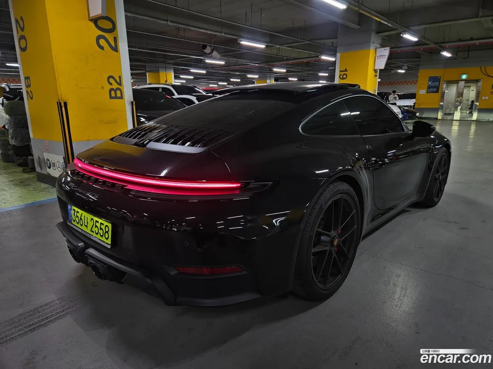 Porsche 911 (992) GTS 2026 — миниатюра 3