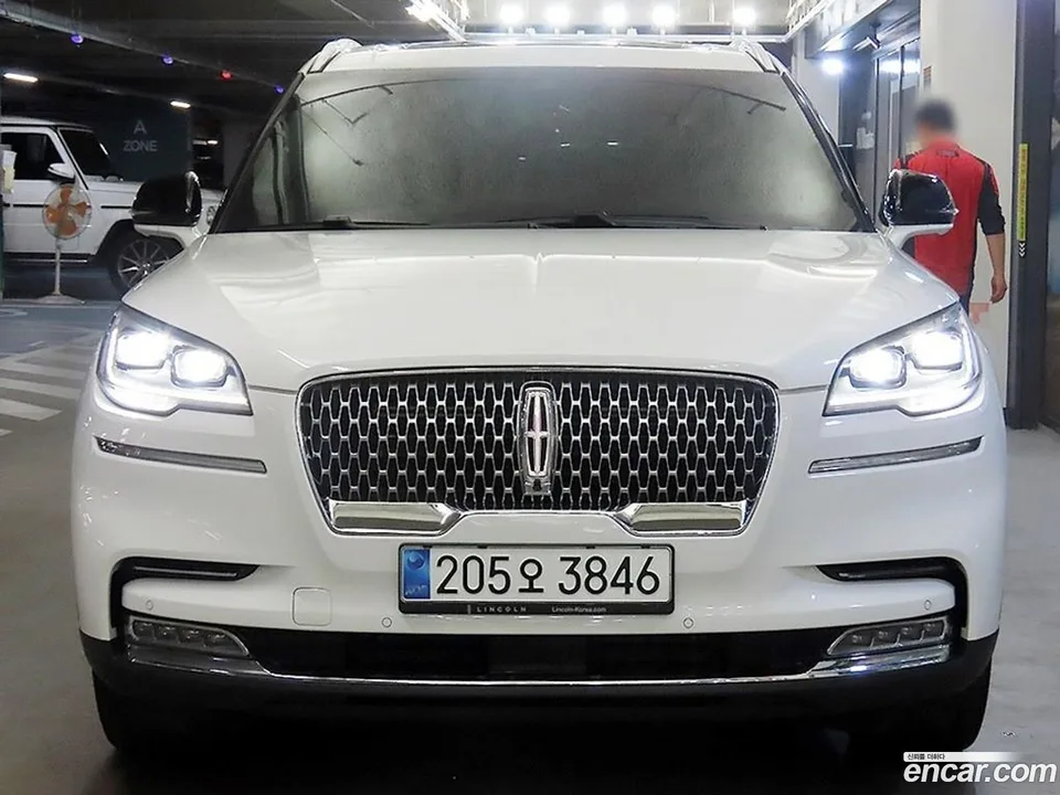 Lincoln Aviator 3.0 AWD 2023 — миниатюра 2