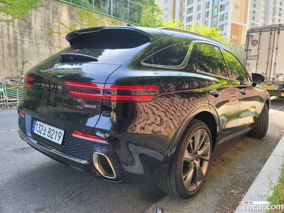 Genesis GV70 2.5T AWD 2023 — миниатюра 2