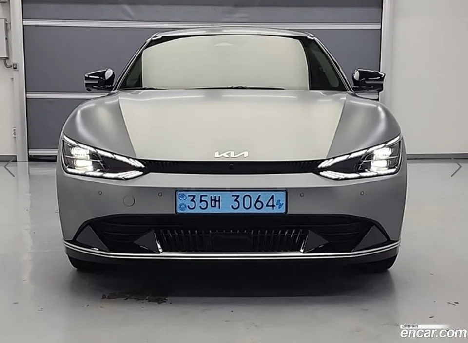 Kia EV6 4WD 2022 — миниатюра 2