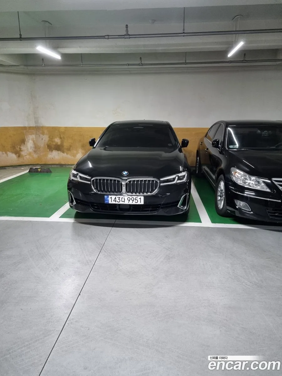 BMW 5 Series 530i xDrive 2023 — миниатюра 3