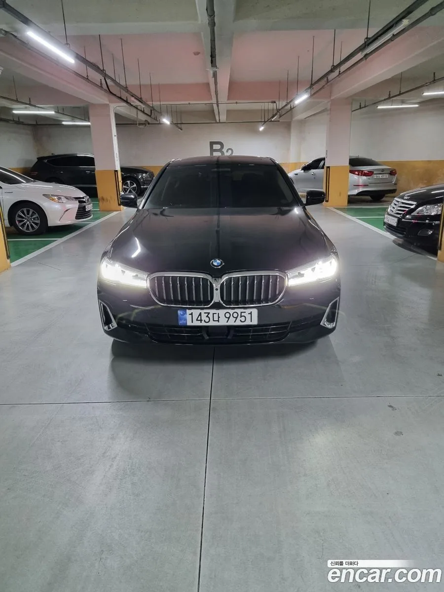 BMW 5 Series 530i xDrive 2023 — миниатюра 5