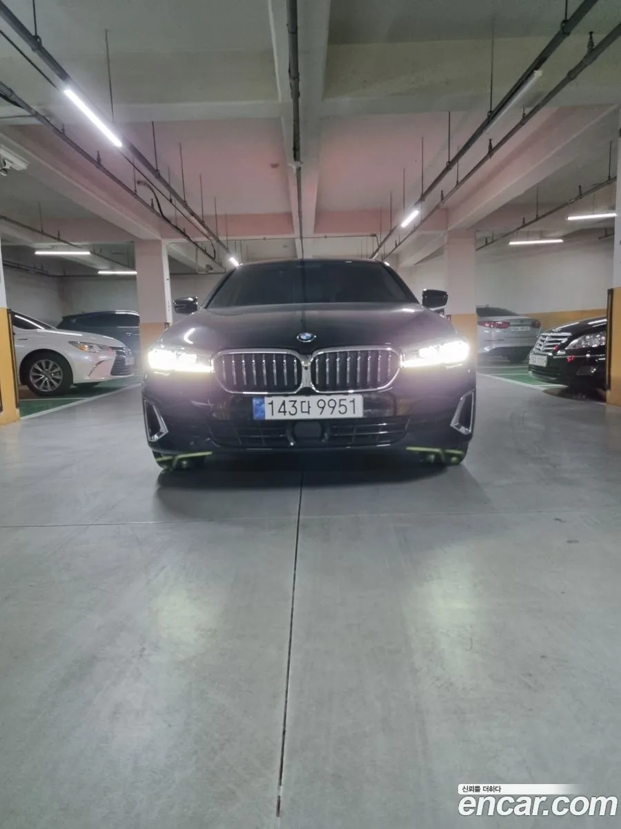 BMW 5 Series 530i xDrive 2023 — фото 1, купить с доставкой в Москву