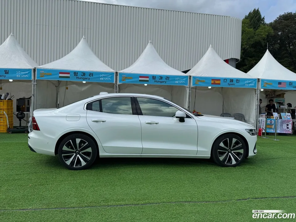 Volvo S60 B5 2024 — миниатюра 5