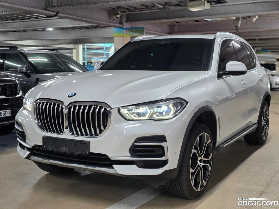 BMW X5 xDrive 40i xLine 2022 — миниатюра 3