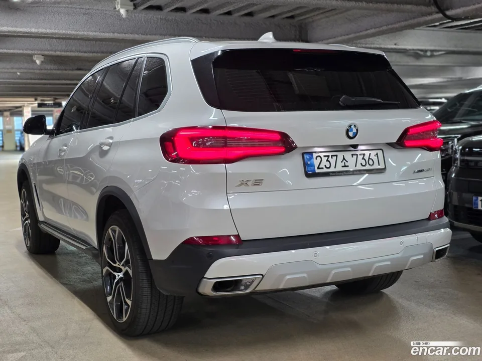 BMW X5 xDrive 40i xLine 2022 — миниатюра 5