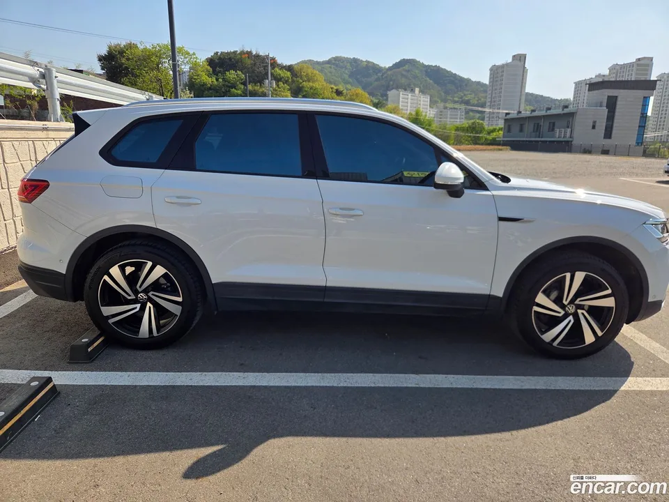 Volkswagen Touareg 3.0 TDI 2022 — миниатюра 2