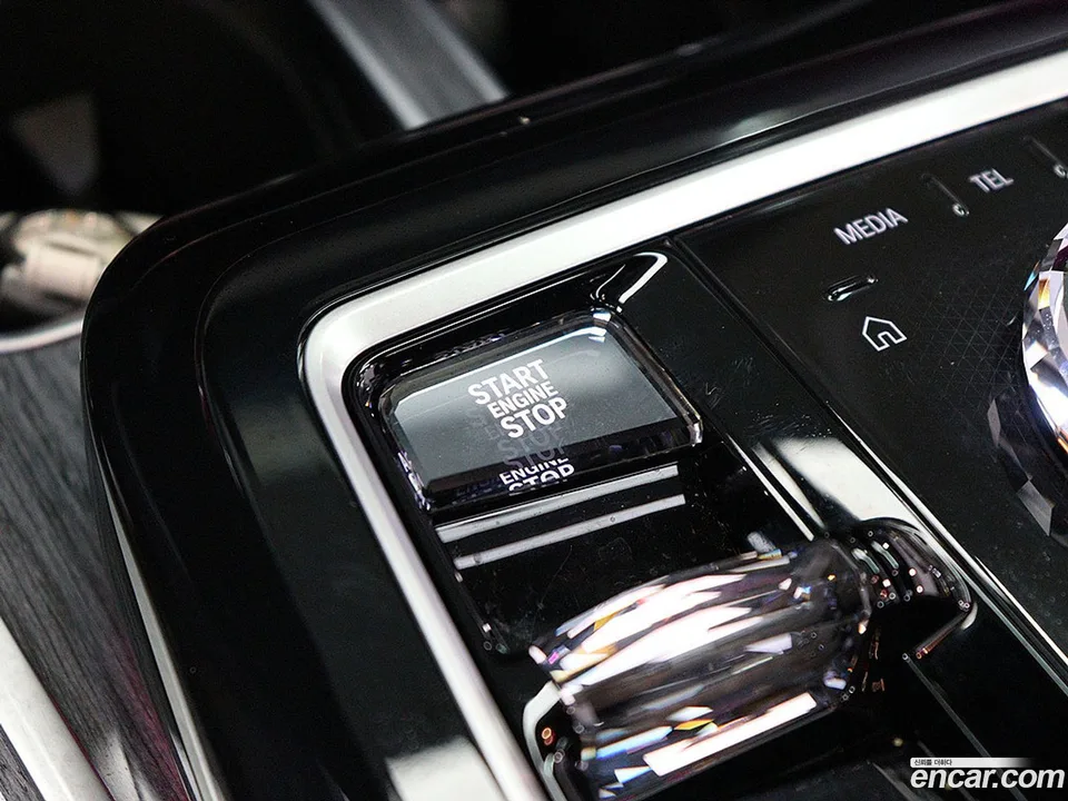BMW 7 Series 740i xDrive M 2024 — миниатюра 5