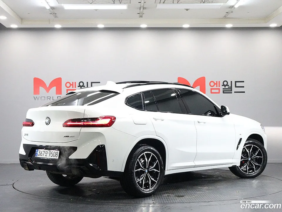 BMW X4 xDrive20i M 2023 — миниатюра 4