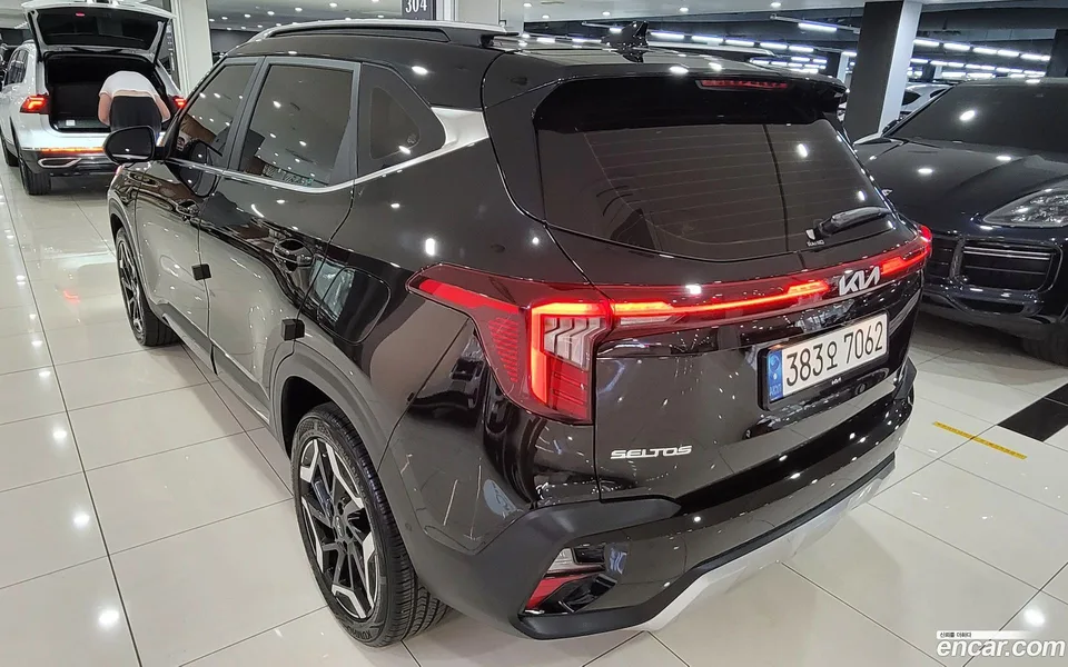 Kia Seltos 2.0 2WD 2023 — миниатюра 2