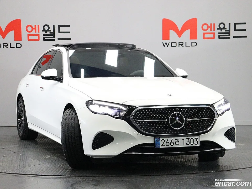 Mercedes-Benz E-Class E200 2025 — миниатюра 3
