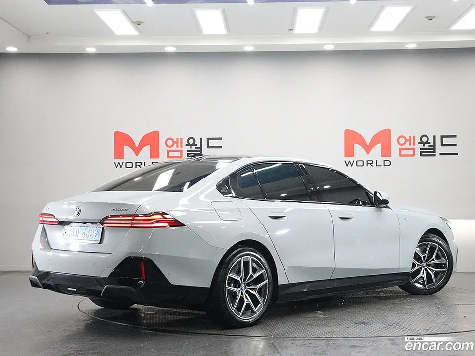 BMW i5 eDrive 40 M 2023 — миниатюра 4
