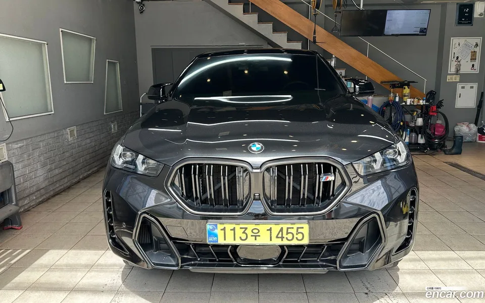 BMW X6 M60i 2024 — фото 1, купить с доставкой в Москву