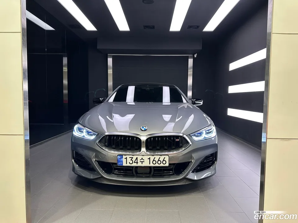 BMW 8 Series M850i xDrive 2023 — миниатюра 3