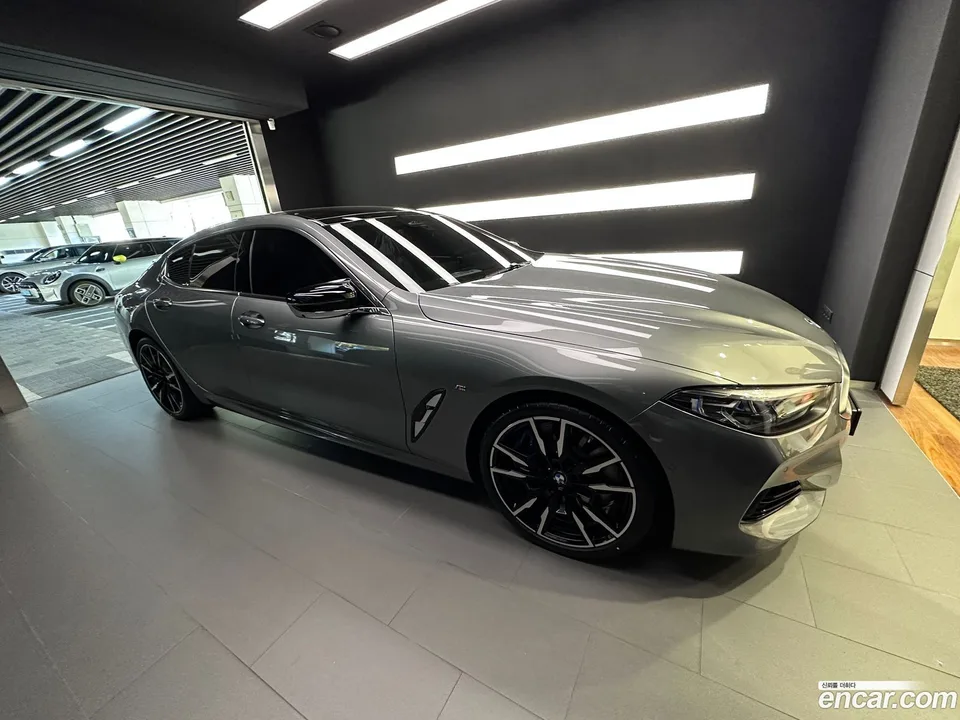 BMW 8 Series M850i xDrive 2023 — миниатюра 4
