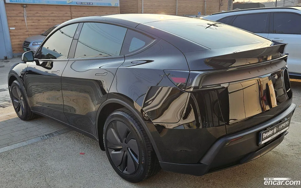 Tesla Model Y AWD 2026 — миниатюра 3