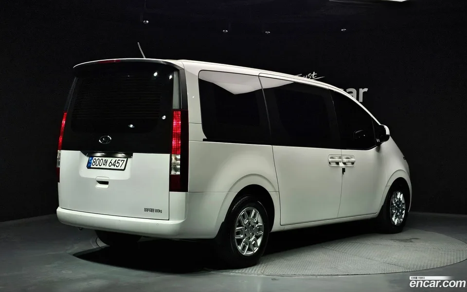 Hyundai Staria 3 2022 — миниатюра 2