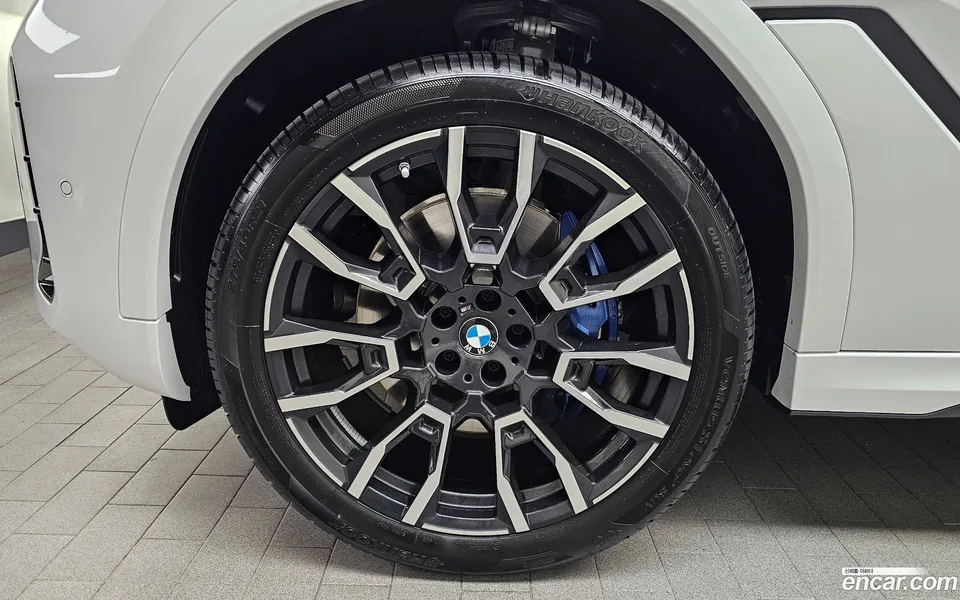 BMW X6 xDrive40i M 2025 — миниатюра 5