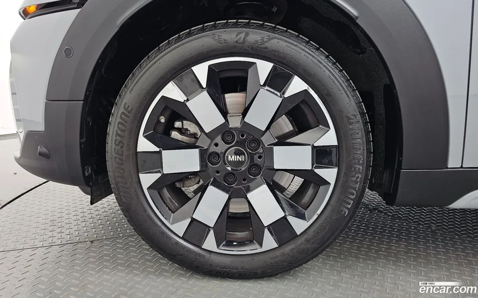 MINI Cooper S Countryman ALL4 2023 — миниатюра 5