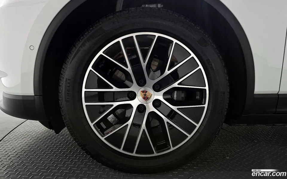 Porsche Macan Electric 4 2025 — миниатюра 5