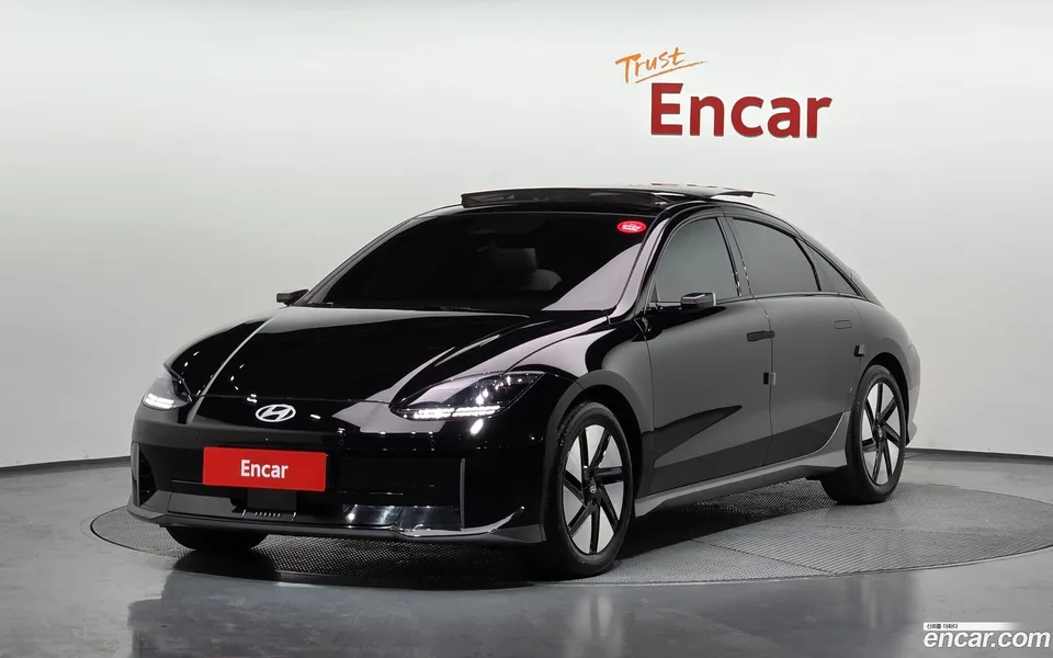 Hyundai Ioniq 6 2023 — фото 1, купить с доставкой в Москву
