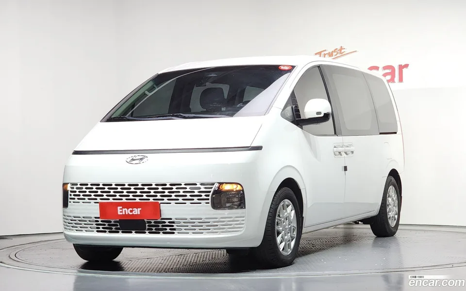 Hyundai Staria 11 2022 — фото 1, купить с доставкой в Москву