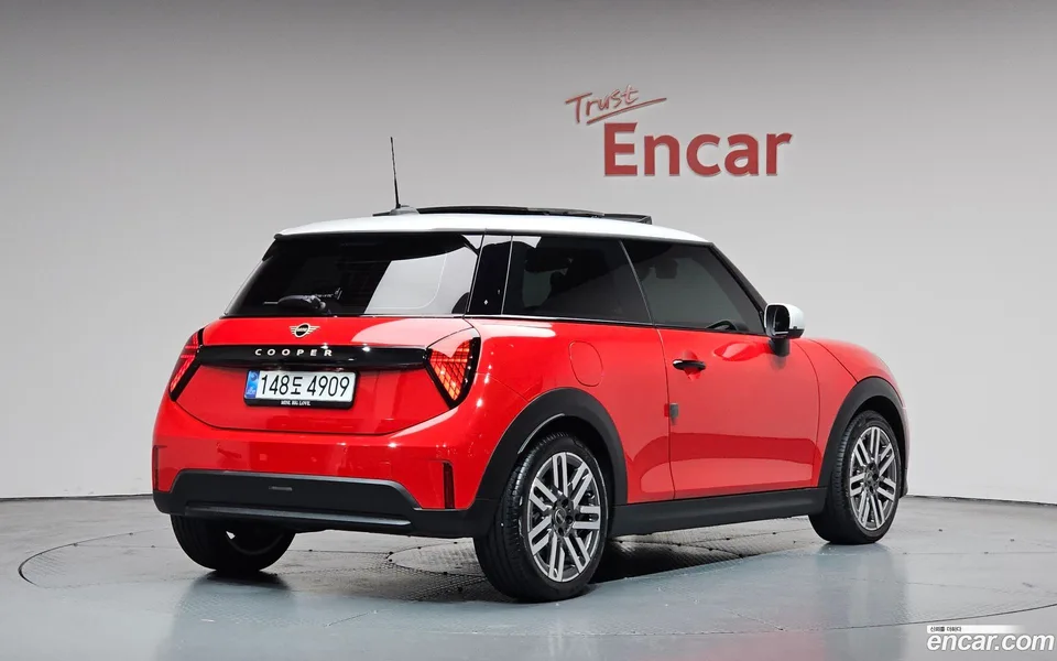 MINI Cooper C 2025 — миниатюра 2