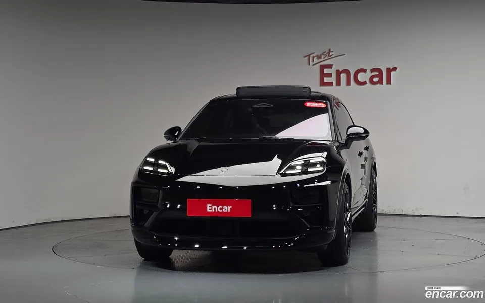 Porsche Macan Electric 2025 — миниатюра 3