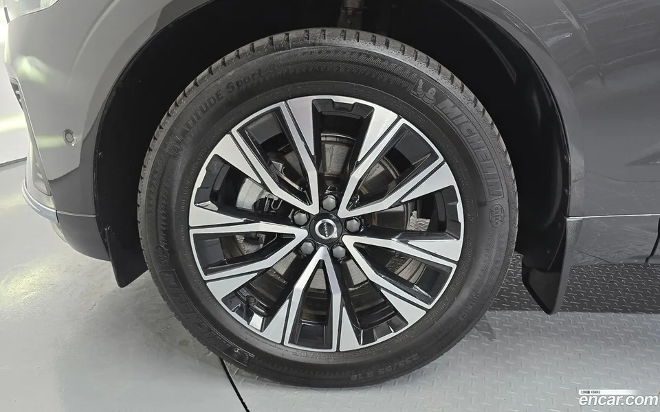 Volvo XC60 B5 2023 — миниатюра 5