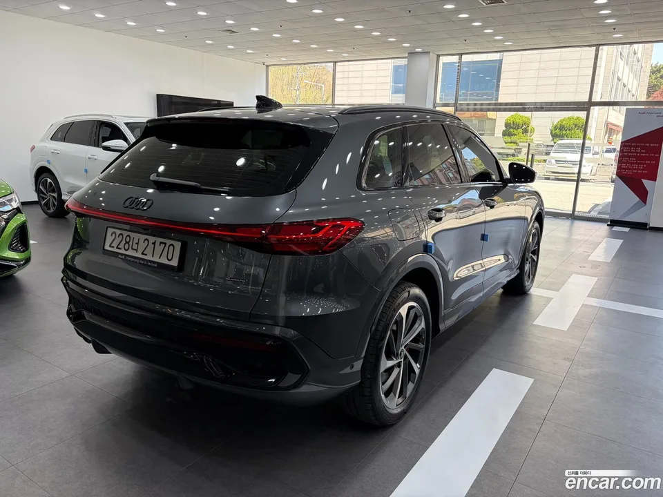 Audi Q5 (80A) 40 TDI S Line 2025 — миниатюра 2