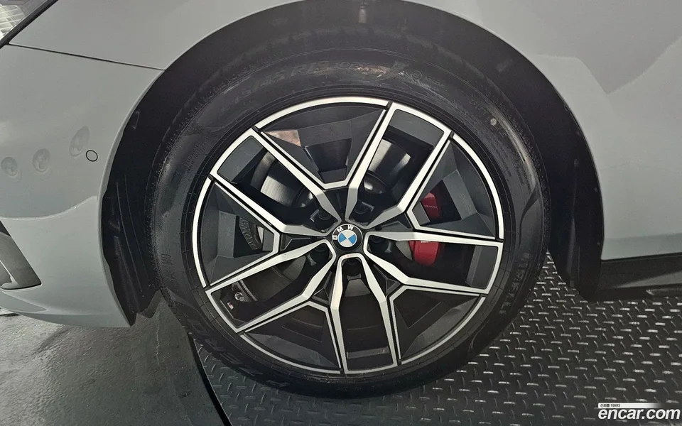 BMW 5 Series 520i 2024 — миниатюра 5