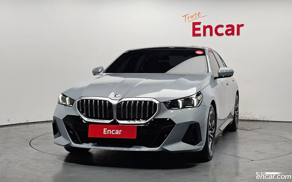 BMW 5 Series 520i M 2024 — миниатюра 3