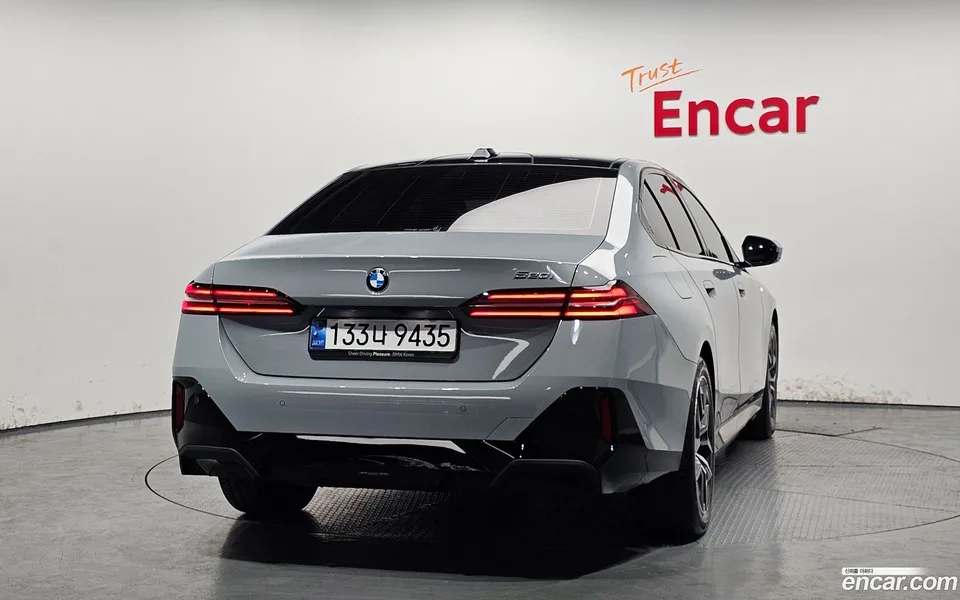 BMW 5 Series 520i M 2024 — миниатюра 4