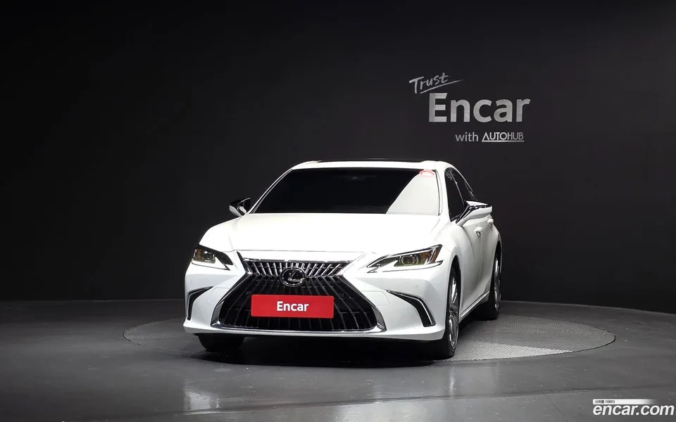 Lexus ES 300h 2024 — миниатюра 3
