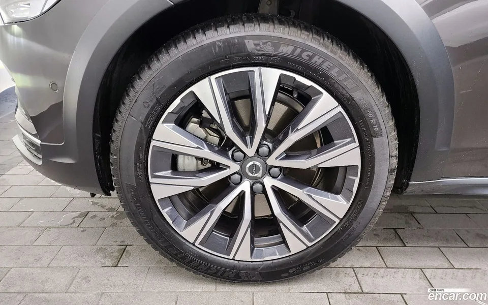 Volvo V90 Cross Country B5 AWD 2022 — миниатюра 5