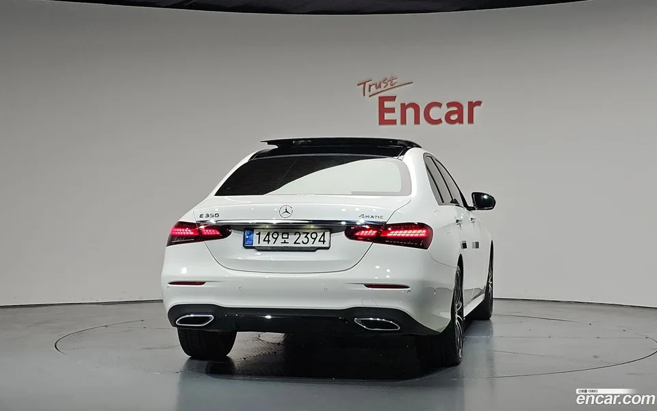 Mercedes-Benz E-Class E350 4MATIC AMG Line 2023 — миниатюра 4