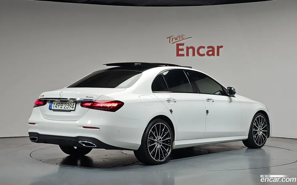 Mercedes-Benz E-Class E350 4MATIC AMG Line 2023 — миниатюра 2